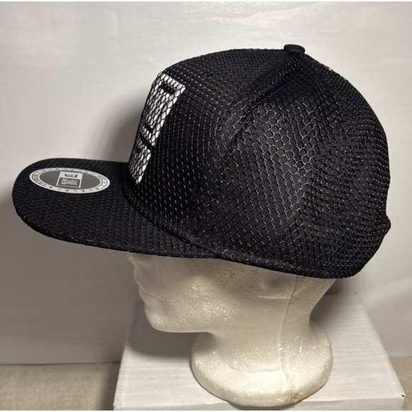 Live The Deen Mesh Snapback Hat Embroidered Design In Black & White - Picture 3 of 8